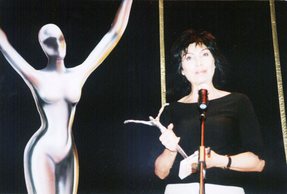 María Jose Demare recibiendo el premio Atrevidas tango