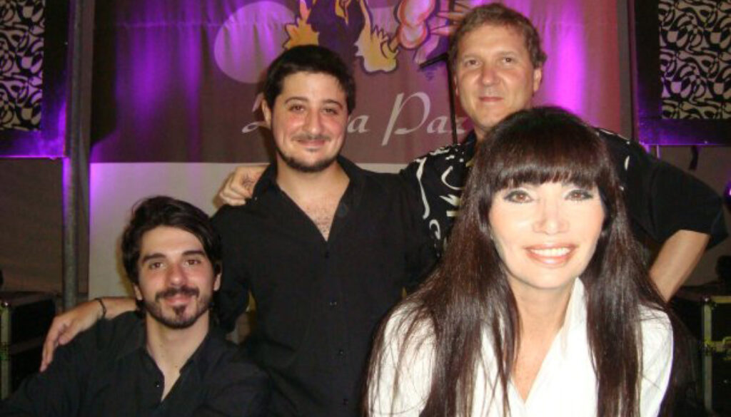 María Jose Demare con musicos en Baradero.